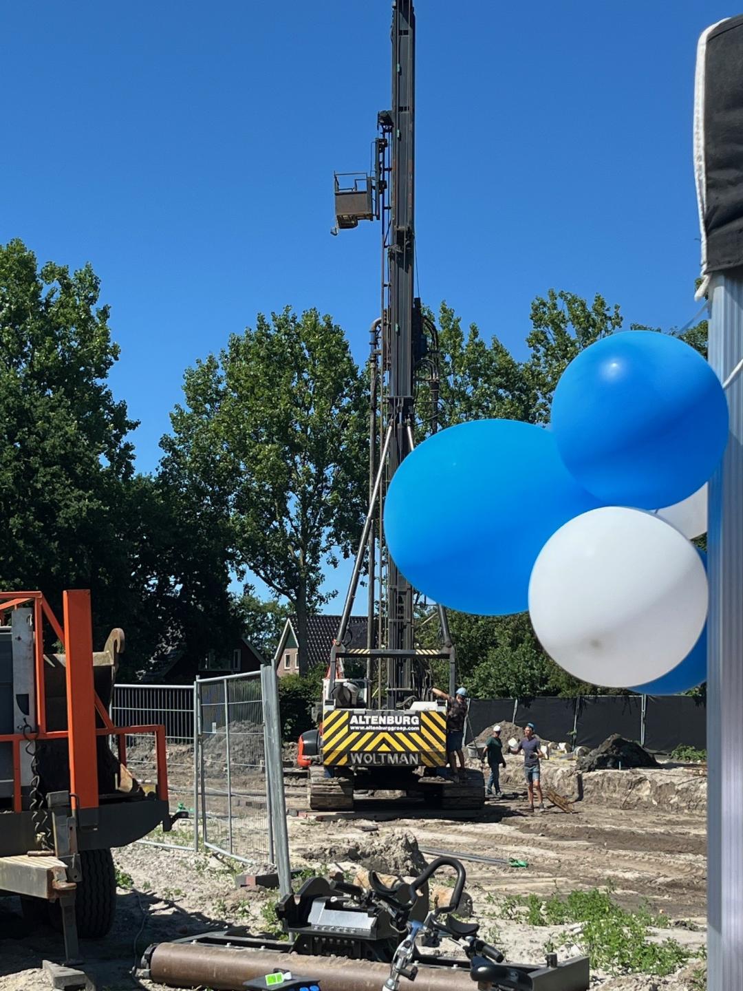 Symbolische paal start bouw Fivelstraat